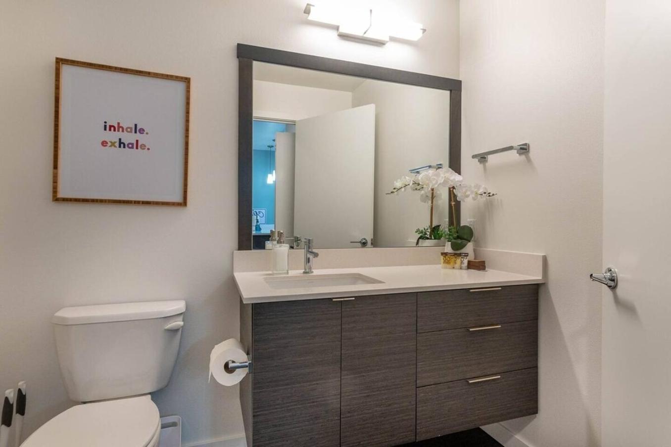 Self Check-In-Washer-Dryer-4Ksmart Tv-King Bed-Gym Tacoma Eksteriør billede